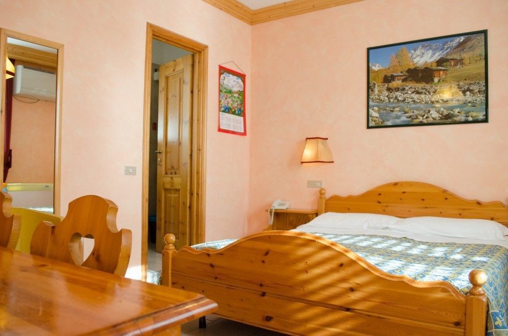 Hotel Stelvio Varese Exterior photo