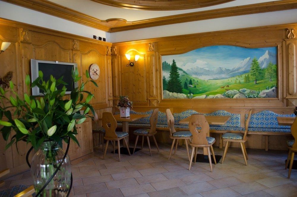 Hotel Stelvio Varese Exterior photo